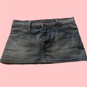This is a supper mini skirt for my girls or boys that wanna fell extra sexy